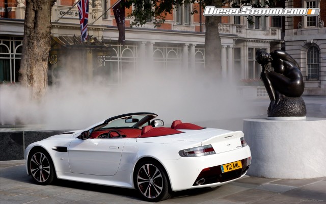 Aston Martin V12 Vantage Roadster 2013 Widescreen Picture #27 Aston Martin V12 Vantage Roadster 2013 Widescreen Picture #27